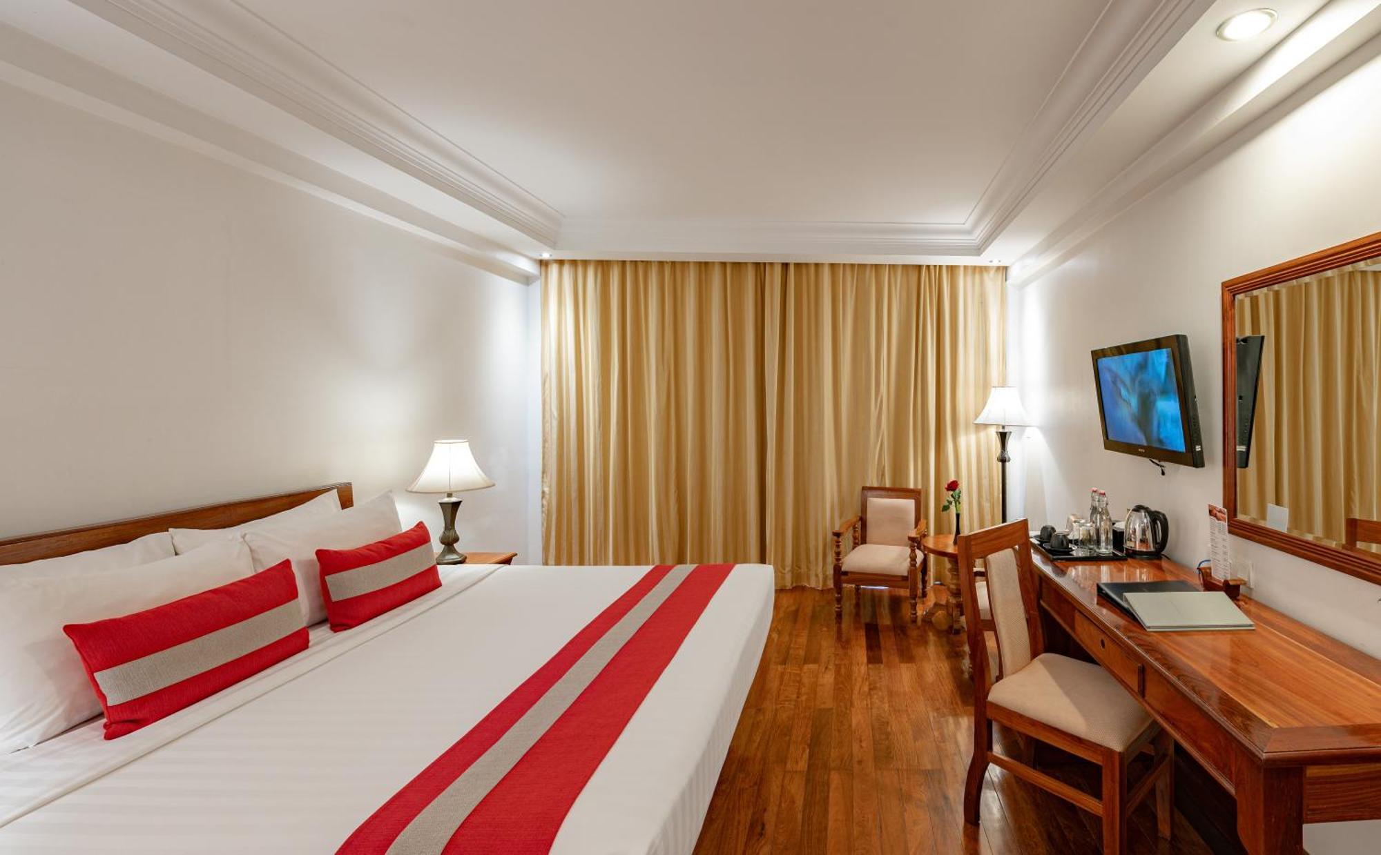 Family Suite - Free 1 way airport pickup + 1  Set Dinner + 60mn massage +1  High Tea,1742767586:JPEG